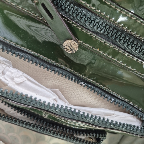 Y2k ANTONIO MELANI Patent Leather Shiny Green Patent Leather Tote Bag - Picture 6 of 14